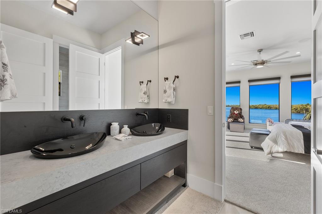 TOWN AND RIVER - Residential