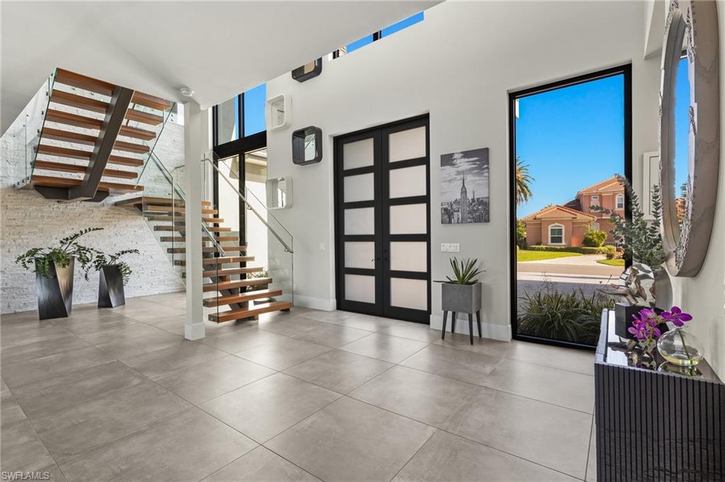 TOWN AND RIVER - Residential