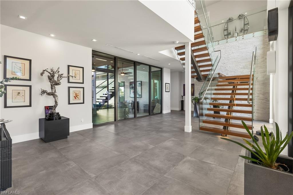 TOWN AND RIVER - Residential