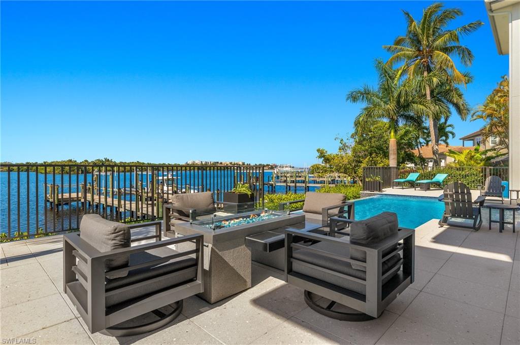 TOWN AND RIVER - Residential