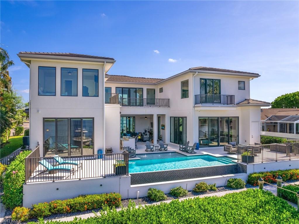 TOWN AND RIVER - Residential