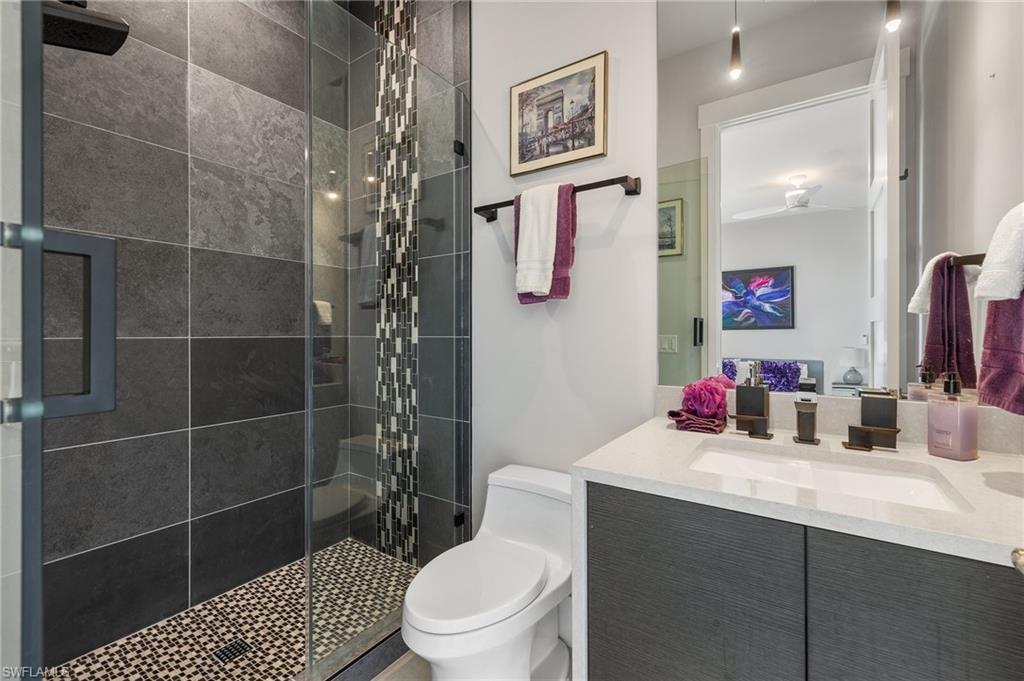 TOWN AND RIVER - Residential