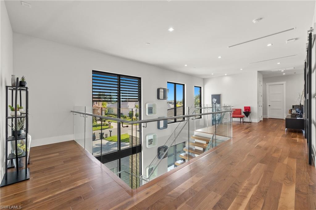 TOWN AND RIVER - Residential