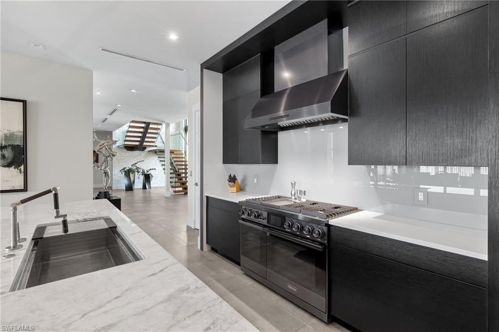 TOWN AND RIVER - Residential