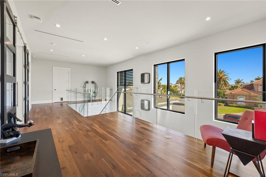 TOWN AND RIVER - Residential