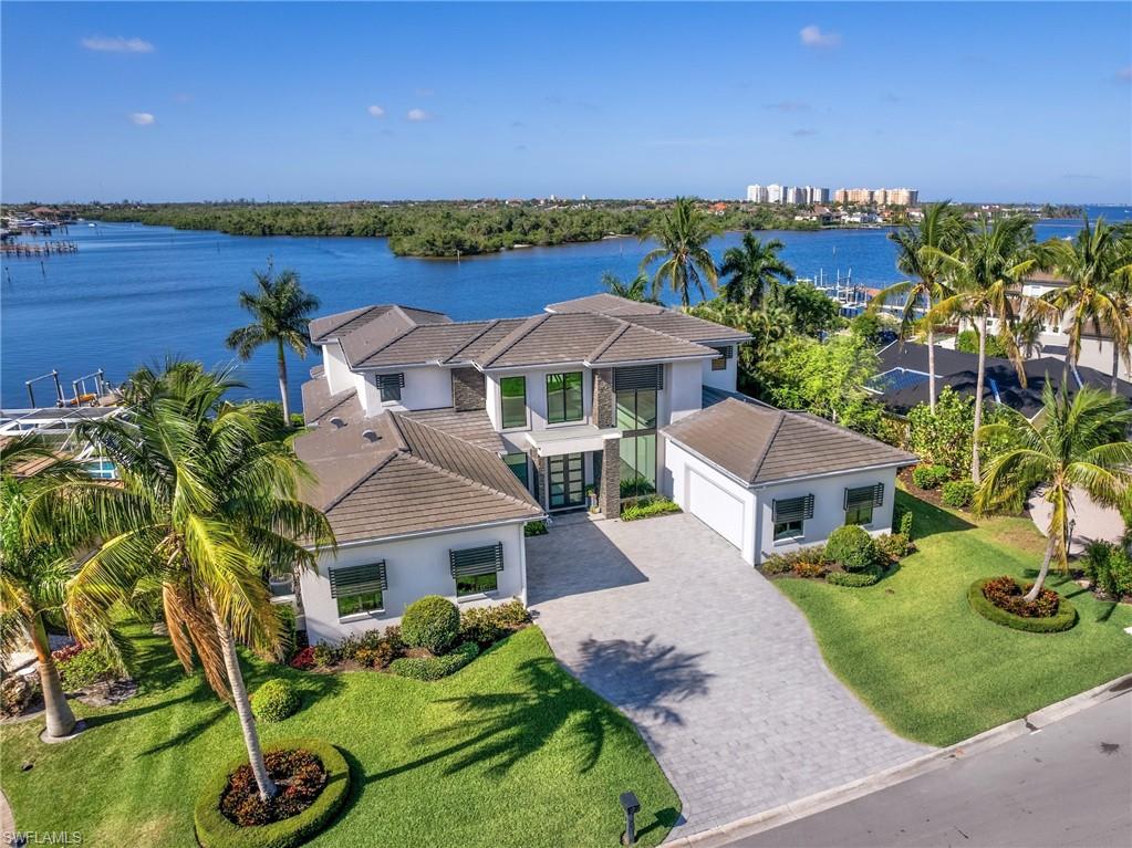 TOWN AND RIVER - Residential