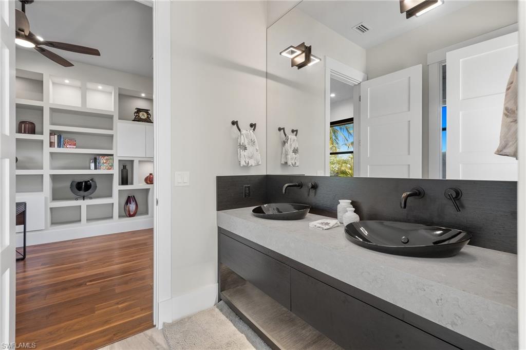 TOWN AND RIVER - Residential