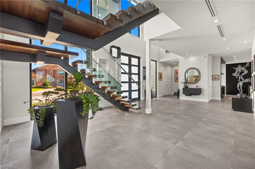 TOWN AND RIVER - Residential