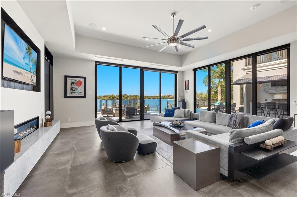 TOWN AND RIVER - Residential