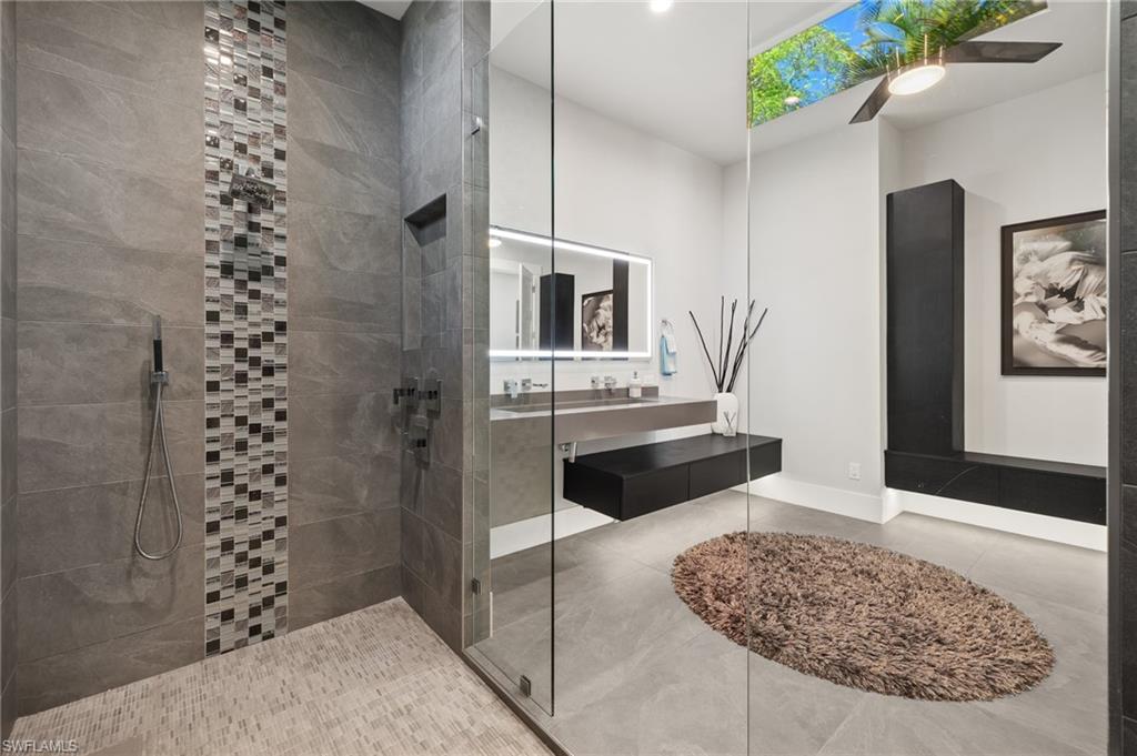 TOWN AND RIVER - Residential