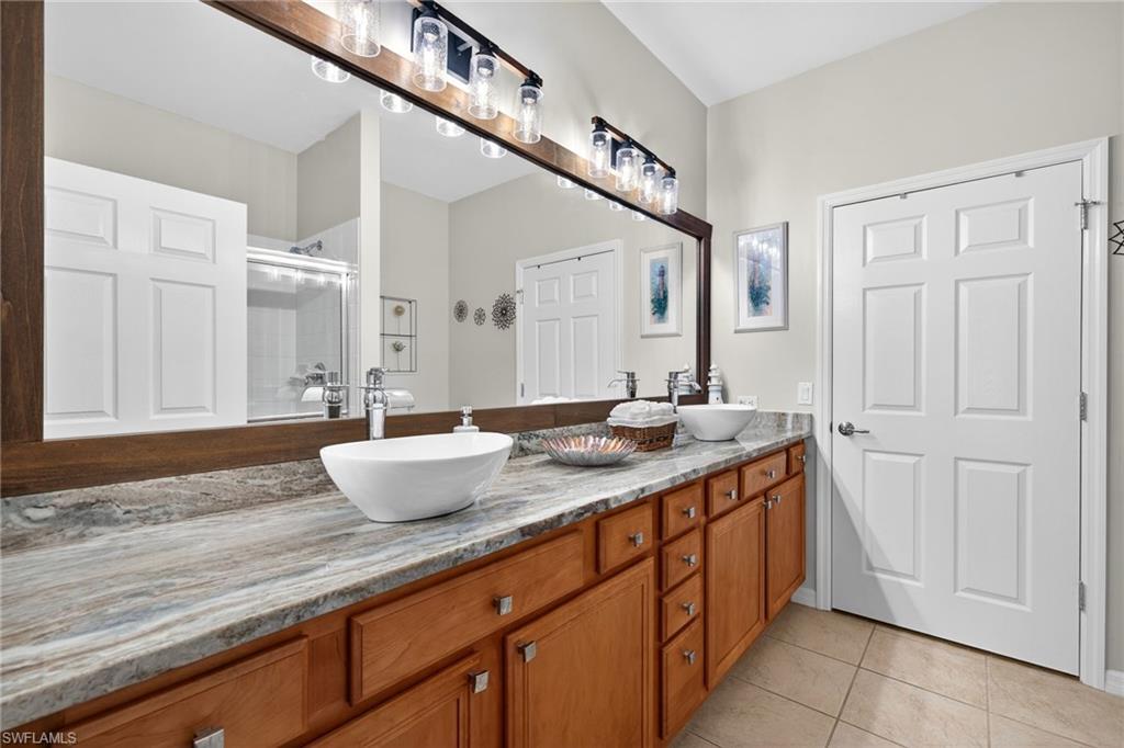 ROYAL POINTE - Residential