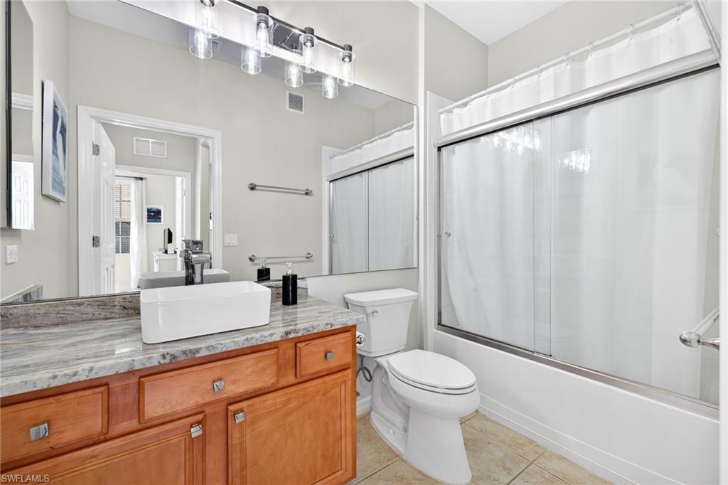 ROYAL POINTE - Residential