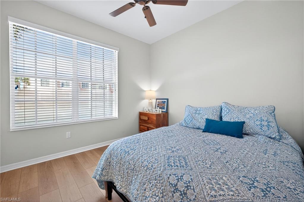 ROYAL POINTE - Residential