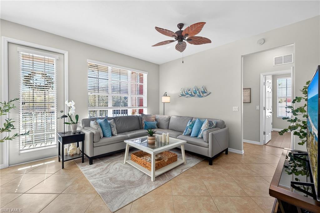 ROYAL POINTE - Residential