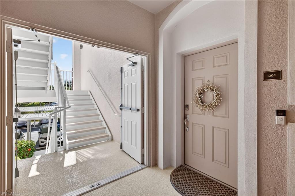 ROYAL POINTE - Residential