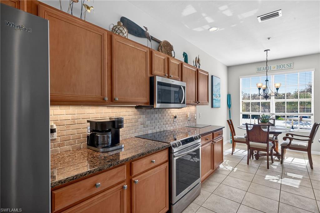 ROYAL POINTE - Residential