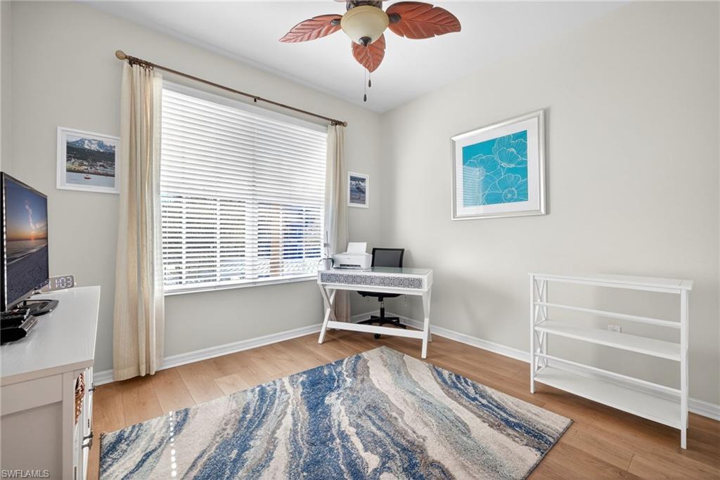 ROYAL POINTE - Residential