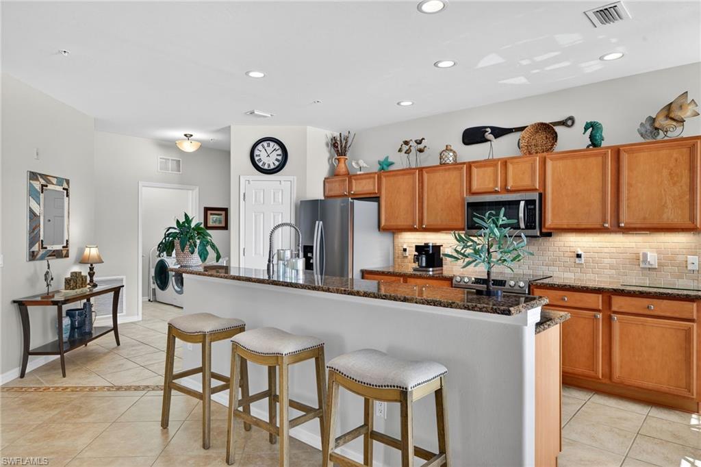 ROYAL POINTE - Residential