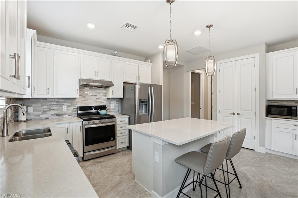 ESPLANADE LAKE CLUB - Residential Lease