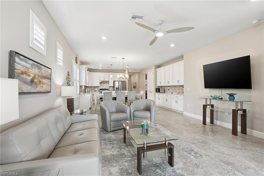 ESPLANADE LAKE CLUB - Residential Lease