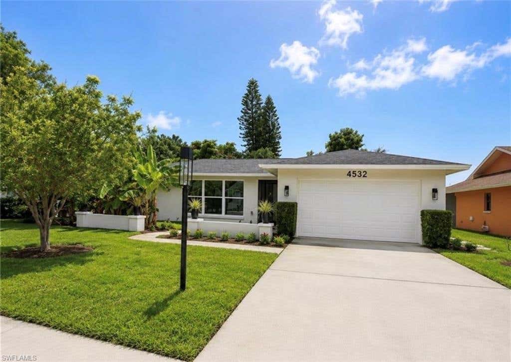 Photo of 4532 Beechwood Lake DR, NAPLES, FL 34112 (MLS # 226027331)