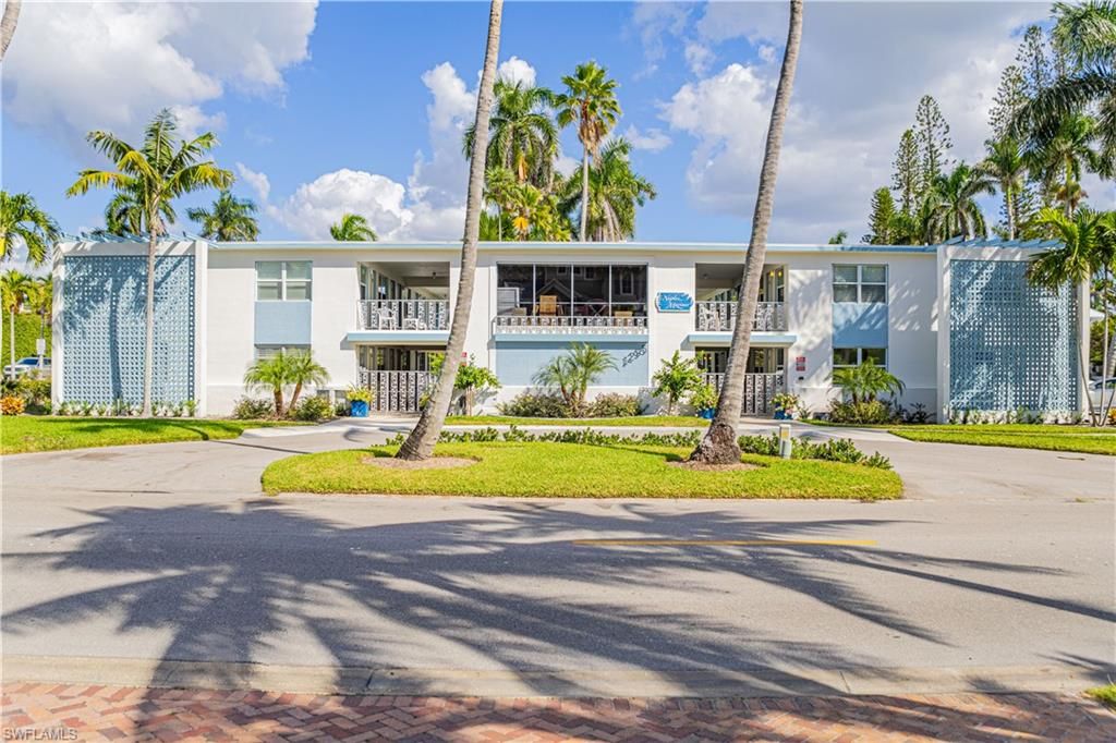 Photo of 1295 Gulf Shore BLVD S #106, NAPLES, FL 34102 (MLS # 225001560)