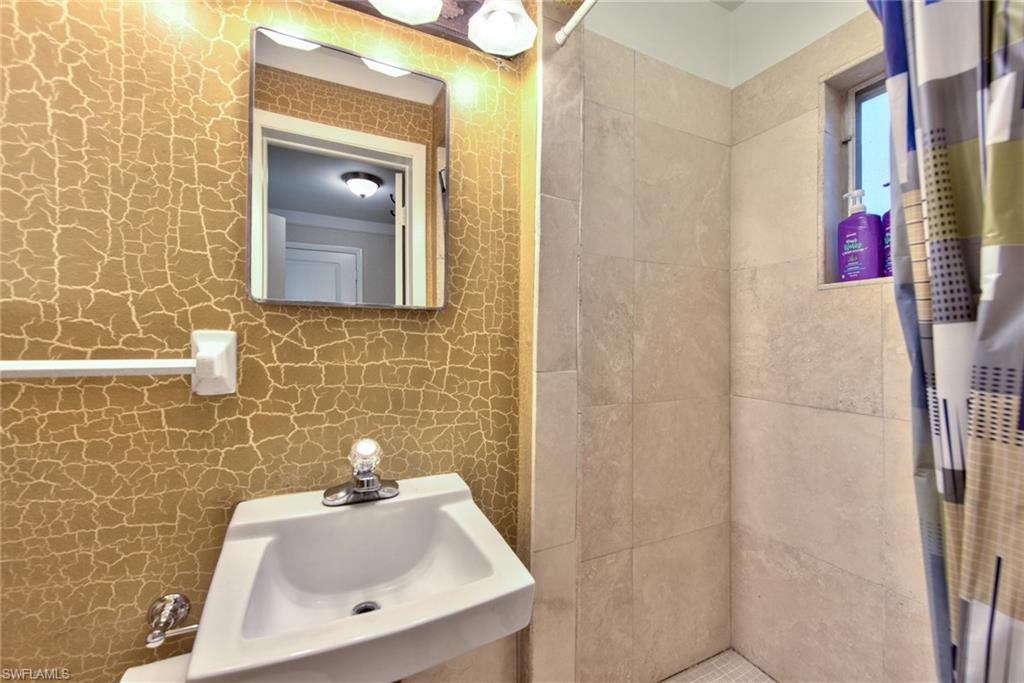 SAN CARLOS PARK - Residential