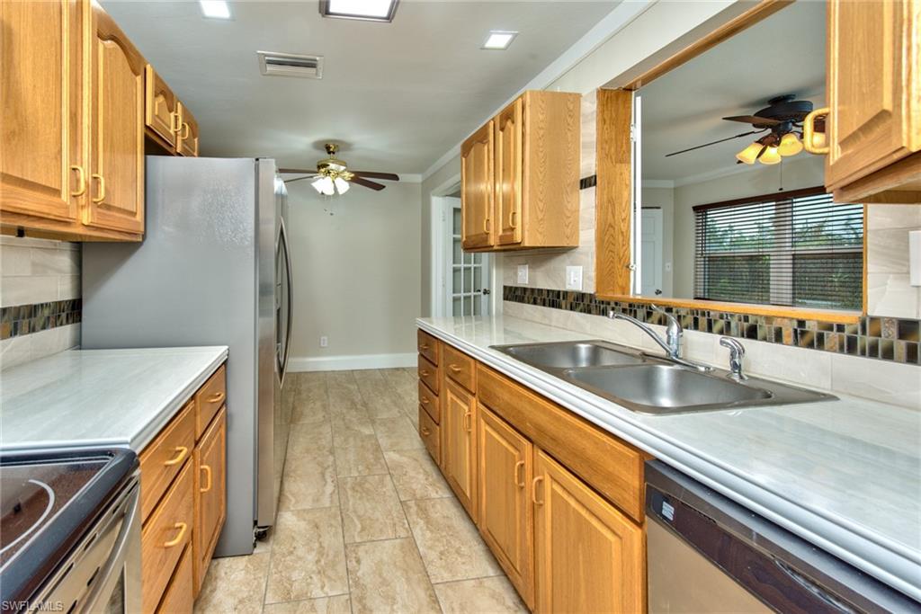 SAN CARLOS PARK - Residential