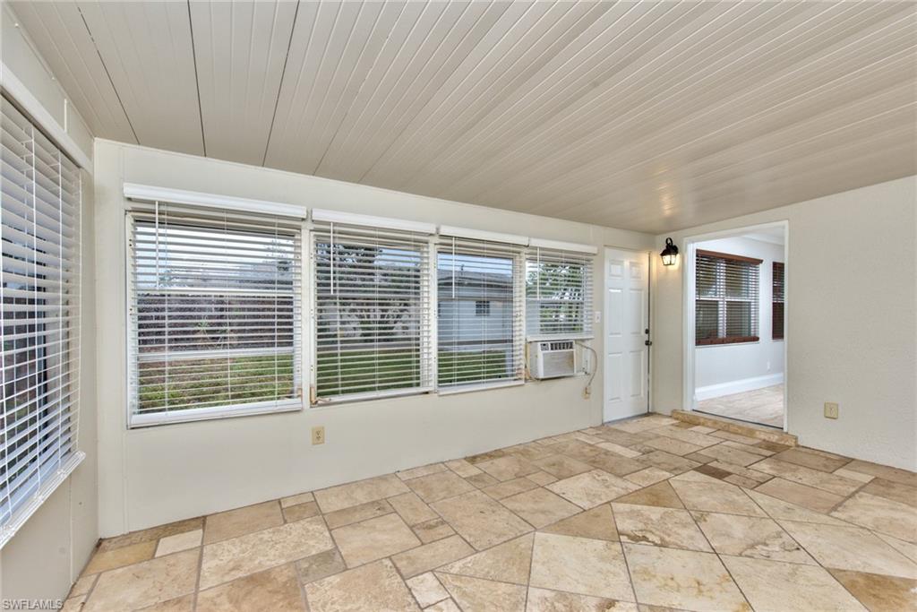 SAN CARLOS PARK - Residential