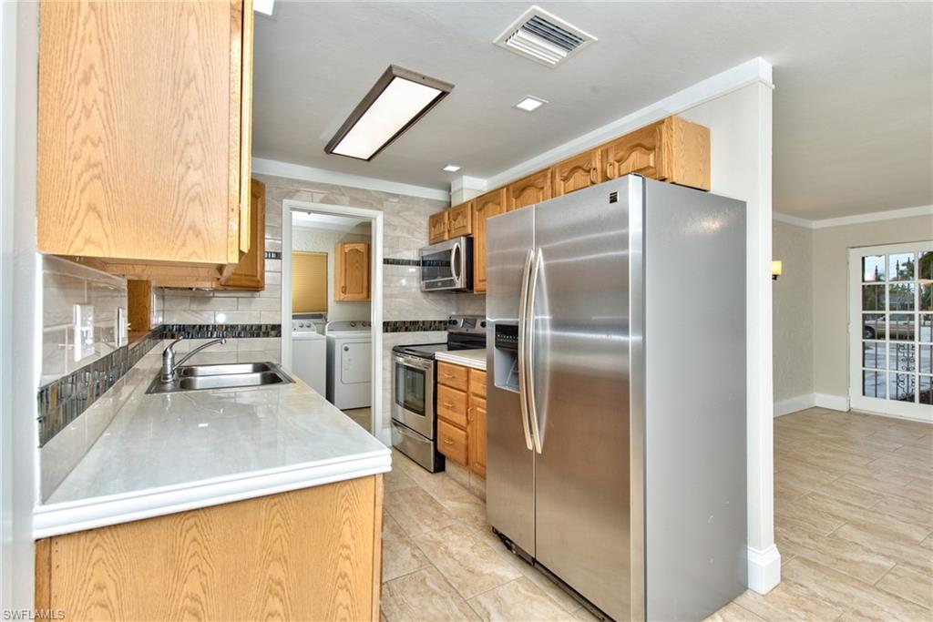 SAN CARLOS PARK - Residential