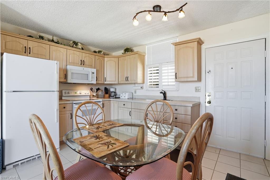 BEACH AND TENNIS CLUB - Residential