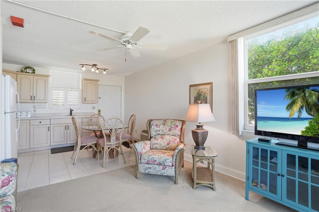 BEACH AND TENNIS CLUB - Residential