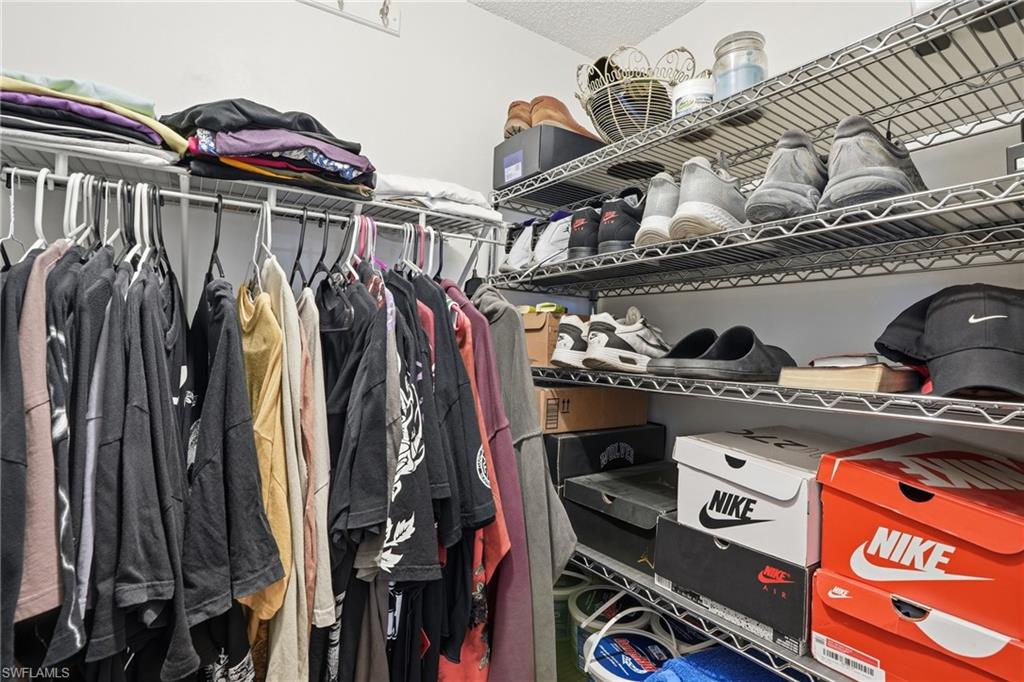 BEACH AND TENNIS CLUB - Residential