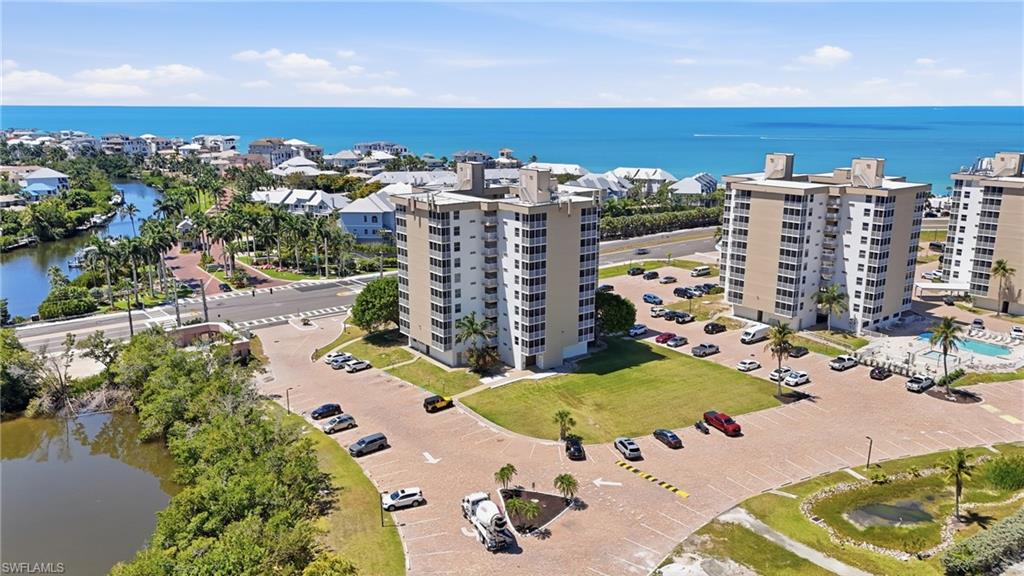 BEACH AND TENNIS CLUB - Residential