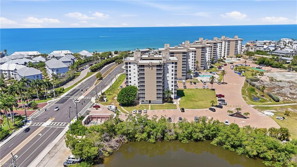 BEACH AND TENNIS CLUB - Residential