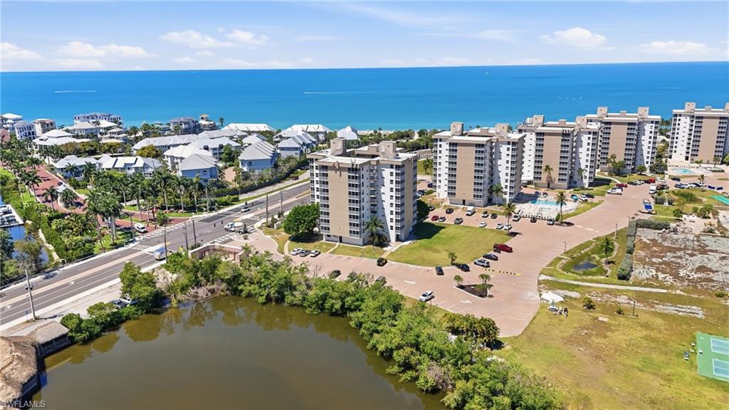 BEACH AND TENNIS CLUB - Residential