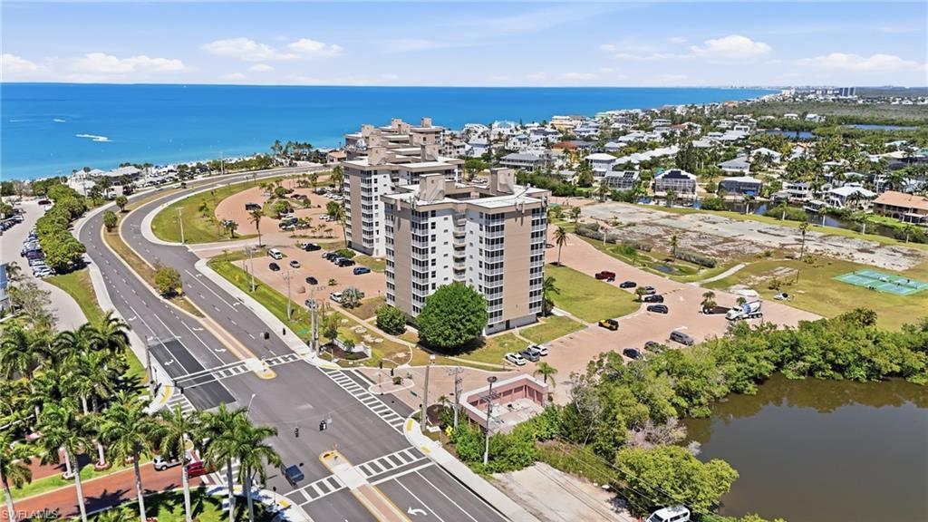 BEACH AND TENNIS CLUB - Residential