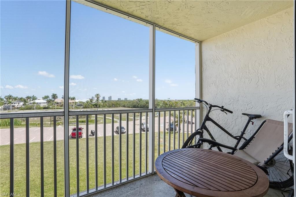 BEACH AND TENNIS CLUB - Residential