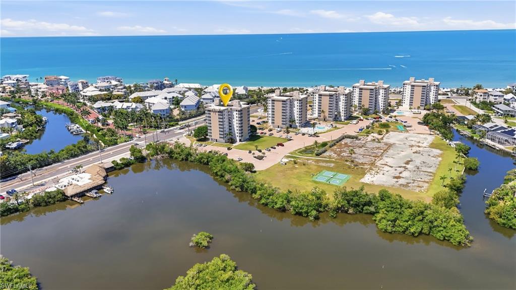 BEACH AND TENNIS CLUB - Residential