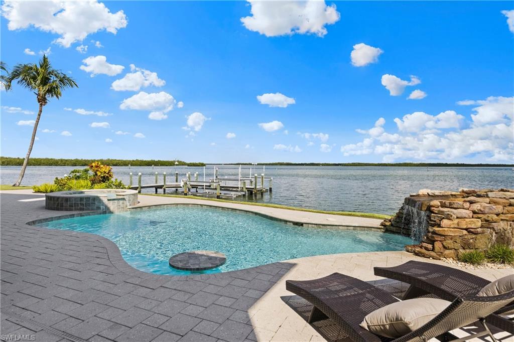 LAGUNA SHORES - Residential