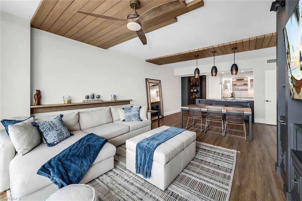 3000 Oasis Grand BLVD 1004