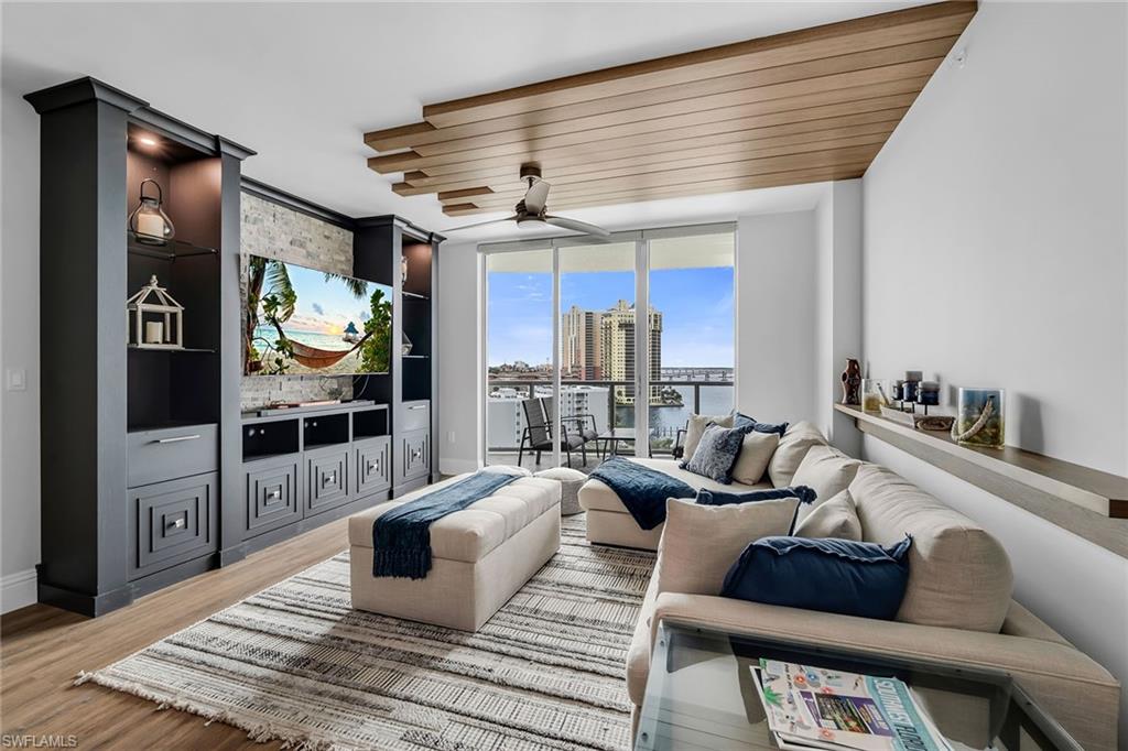 3000 Oasis Grand BLVD 1004