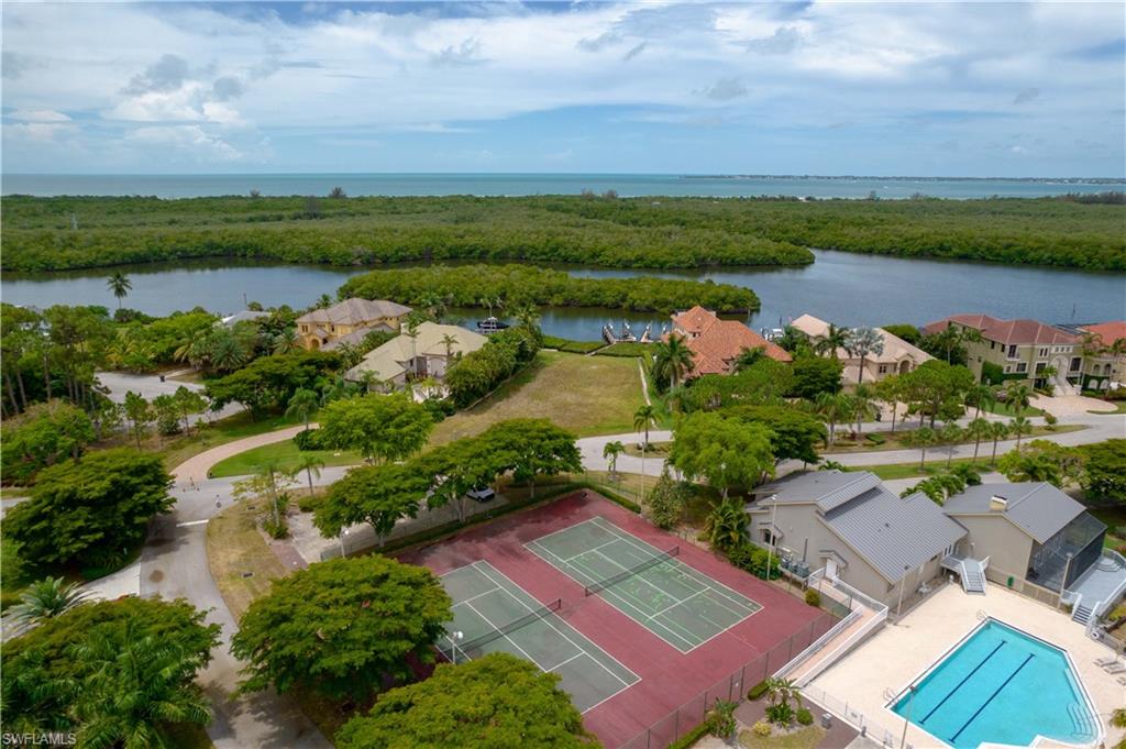 JONATHAN HARBOUR - Land