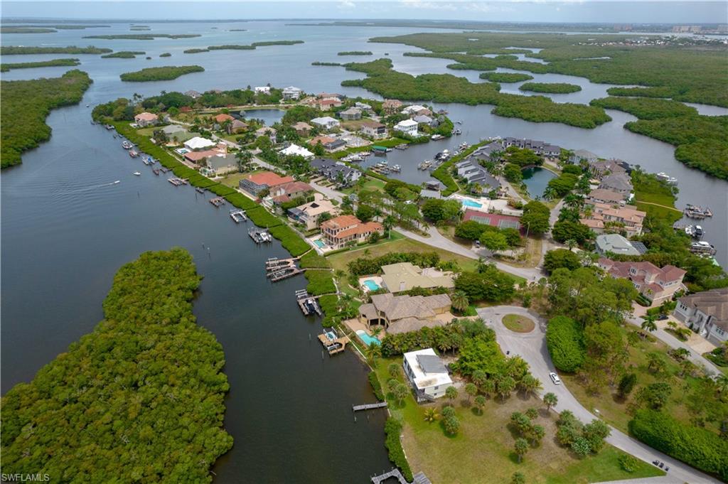 JONATHAN HARBOUR - Land