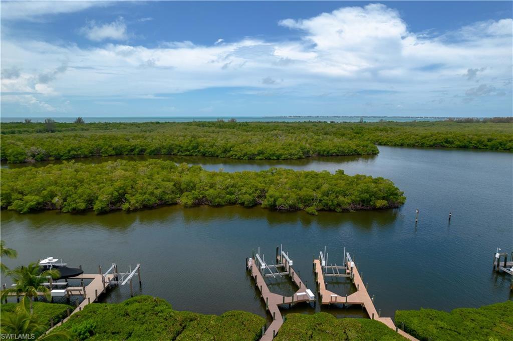 JONATHAN HARBOUR - Land