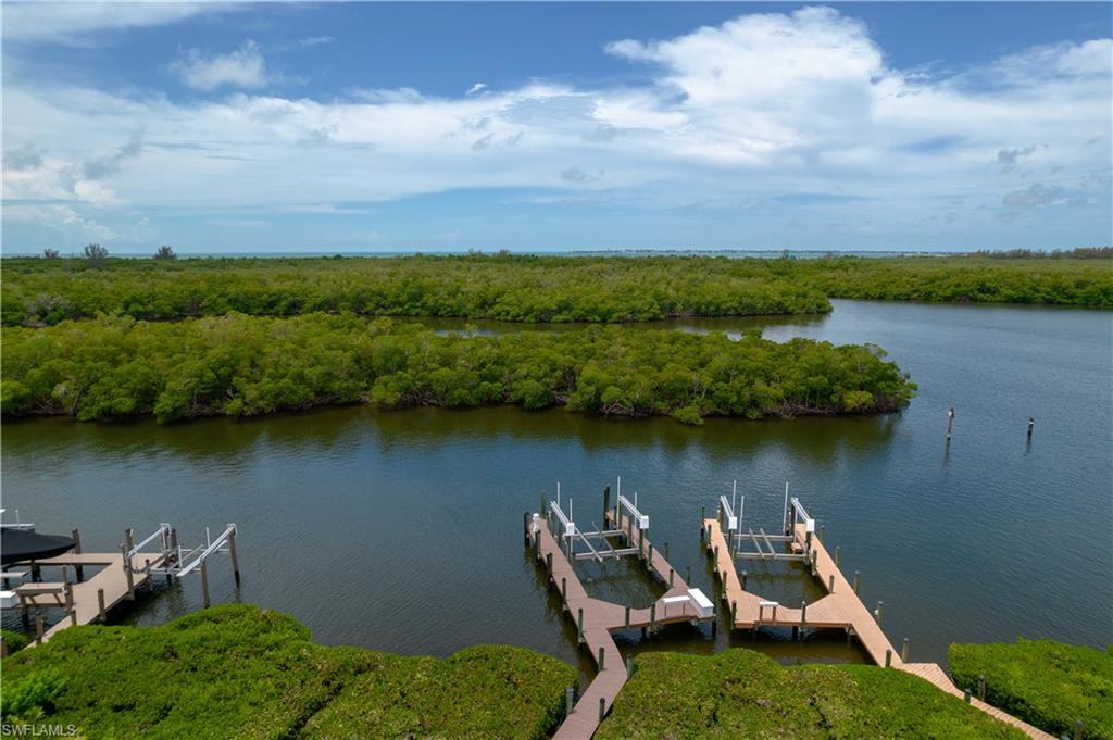 JONATHAN HARBOUR - Land