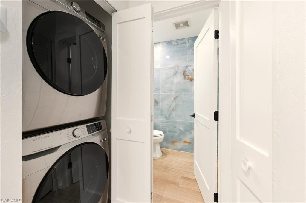 LAKESIDE VILLAS - Residential Lease