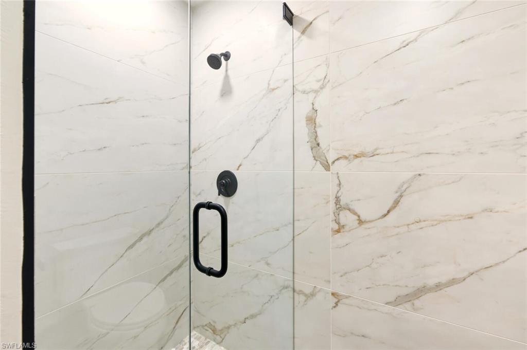 LAKESIDE VILLAS - Residential Lease