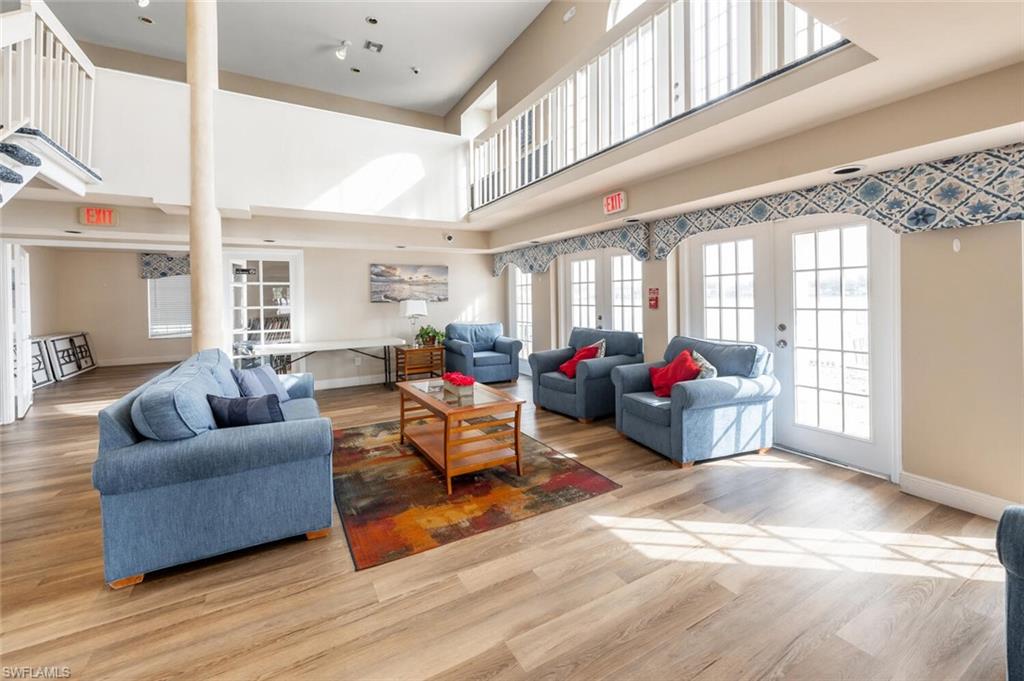 LAKESIDE VILLAS - Residential Lease