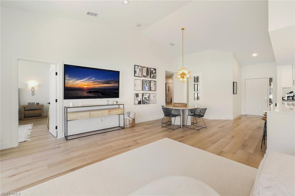 LAKESIDE VILLAS - Residential Lease